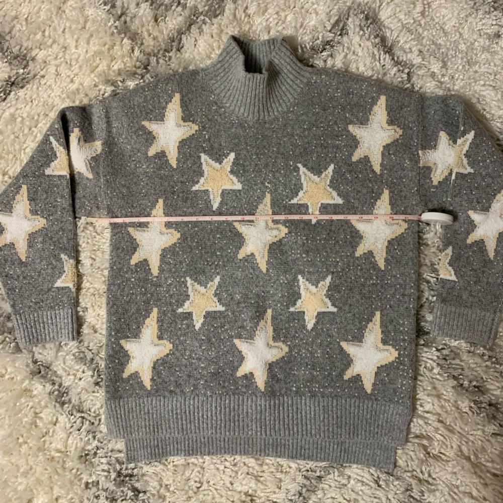 Stars high-low sweater